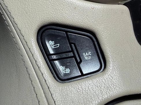Used 2015 GMC Yukon Denali w/ Premium Package AWD/4WD image 38