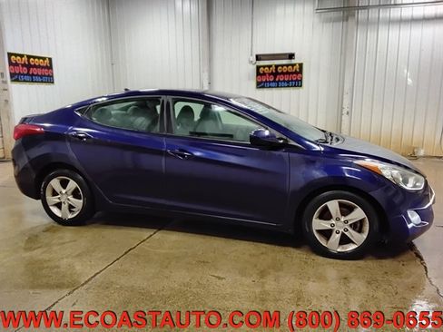 Used 2013 Hyundai Elantra GLS w/ Preferred Pkg FWD image 2