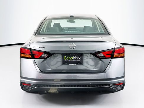 Used 2025 Nissan Altima 2.5 SV image 7