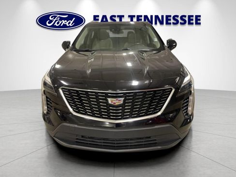 Used 2020 Cadillac XT4 Luxury w/ Cold Weather Package FWD image 9