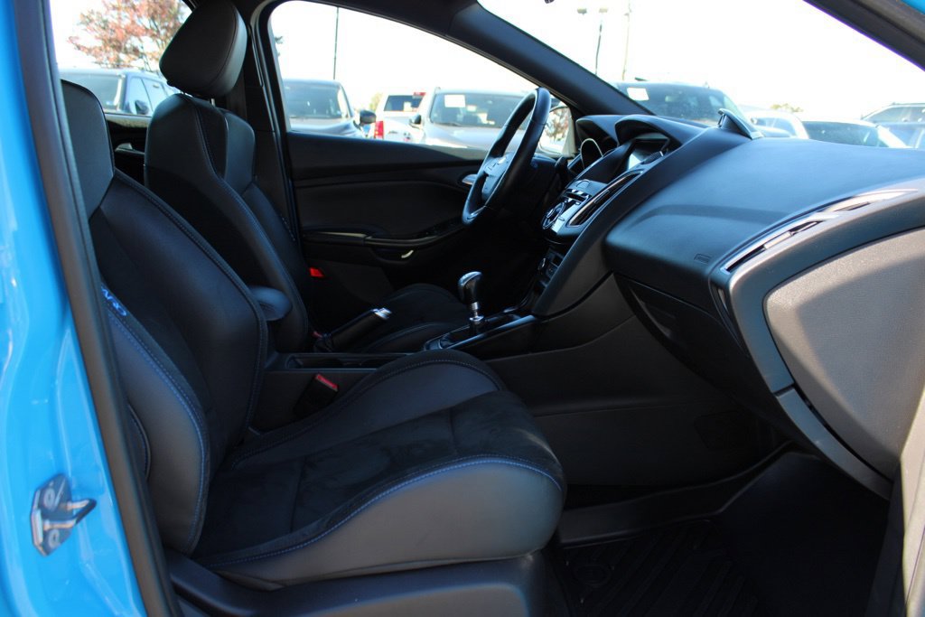 Used 2017 Ford Focus RS AWD/4WD image 13