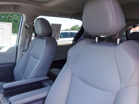 Certified 2021 Toyota Sienna XLE w/ XLE Plus Package AWD/4WD image 23