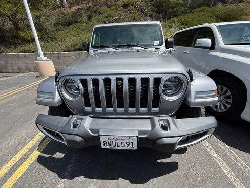 Used 2021 Jeep Wrangler Unlimited Sahara w/ Cold Weather Group AWD/4WD image 3