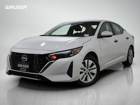 Used 2025 Nissan Sentra S image 1