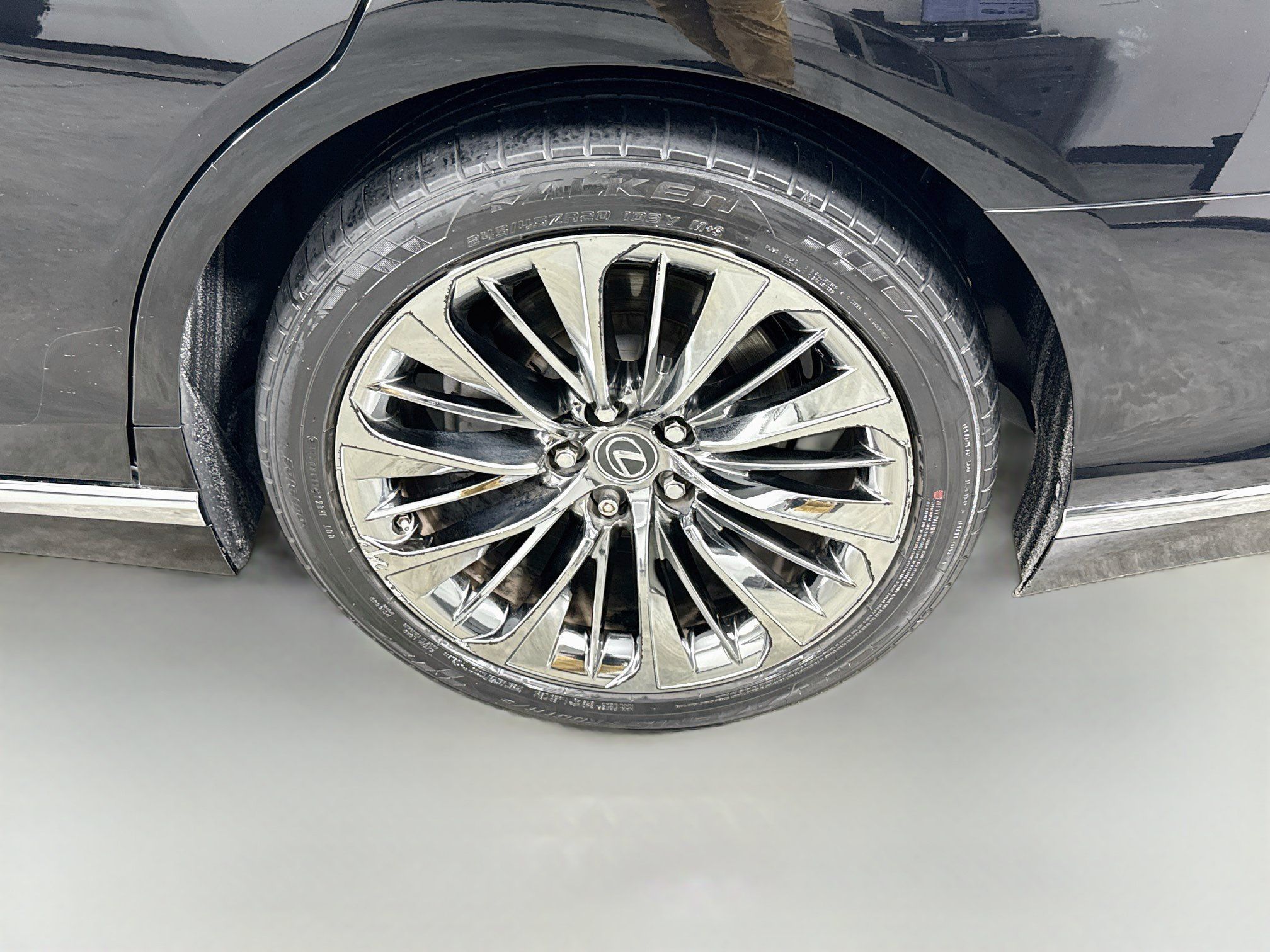 Used 2019 Lexus LS 500 AWD w/ Interior Upgrade Package image 31