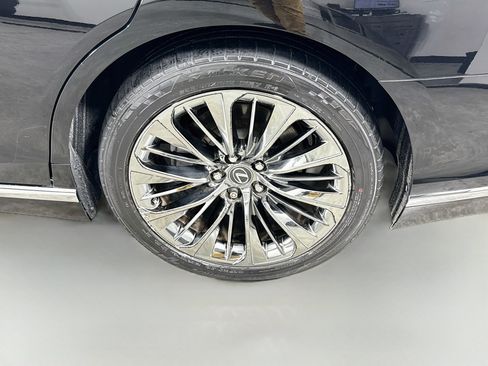 Used 2019 Lexus LS 500 AWD w/ Interior Upgrade Package image 31