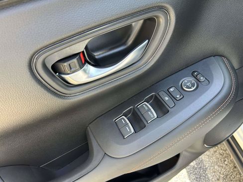 Certified 2024 Honda HR-V Sport image 12