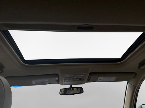 Used 2013 Toyota Highlander Limited image 22