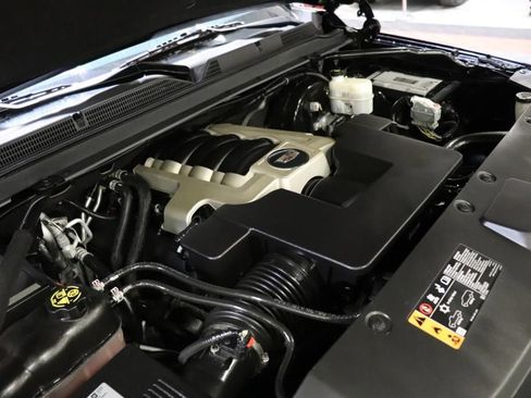 Used 2019 Cadillac Escalade ESV Premium Luxury image 84