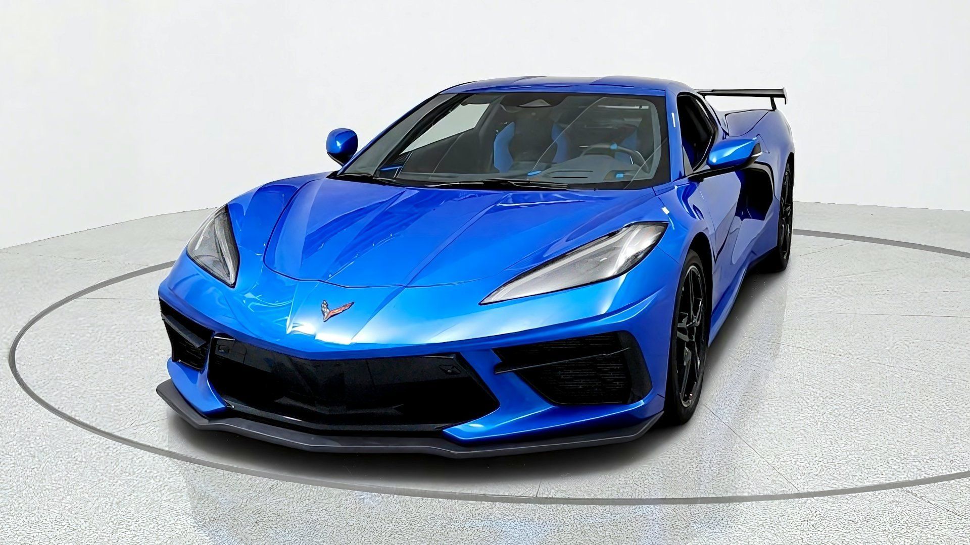 Used 2025 Chevrolet Corvette Stingray Premium Cpe w/ Z51 Performance Package RWD image 8