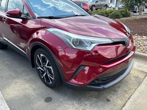 Used 2018 Toyota C-HR XLE FWD image 8