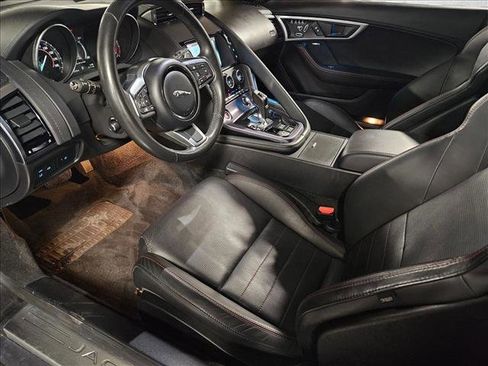 Used 2018 Jaguar F-TYPE Coupe AWD image 10