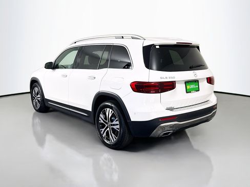 Used 2025 Mercedes-Benz GLB 250 image 7