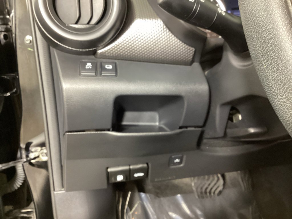 Used 2018 Nissan Kicks S FWD image 12