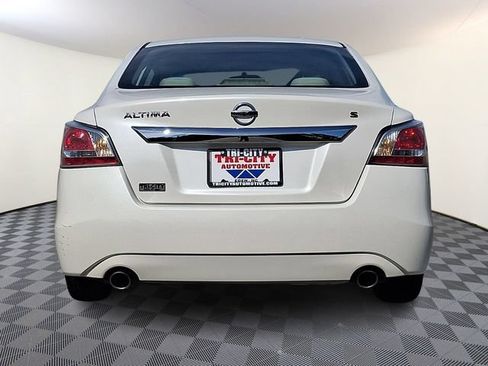 Used 2015 Nissan Altima 2.5 S FWD image 6