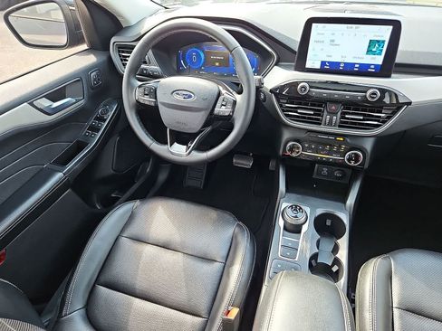 Used 2022 Ford Escape SEL w/ Technology Package FWD image 10