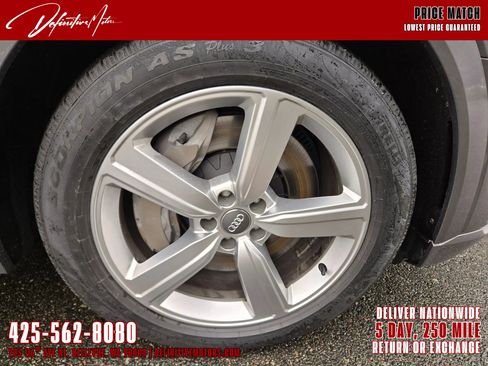 Used 2019 Audi e-tron Prestige w/ Prestige Package image 17