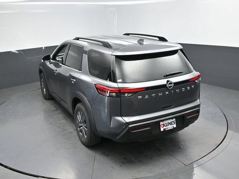 Used 2025 Nissan Pathfinder SV FWD image 42
