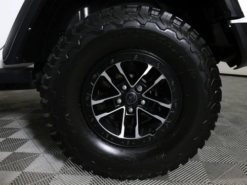 Used 2024 Jeep Wrangler Unlimited Sport AWD/4WD image 40
