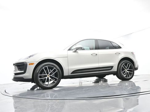 Certified 2025 Porsche Macan image 44