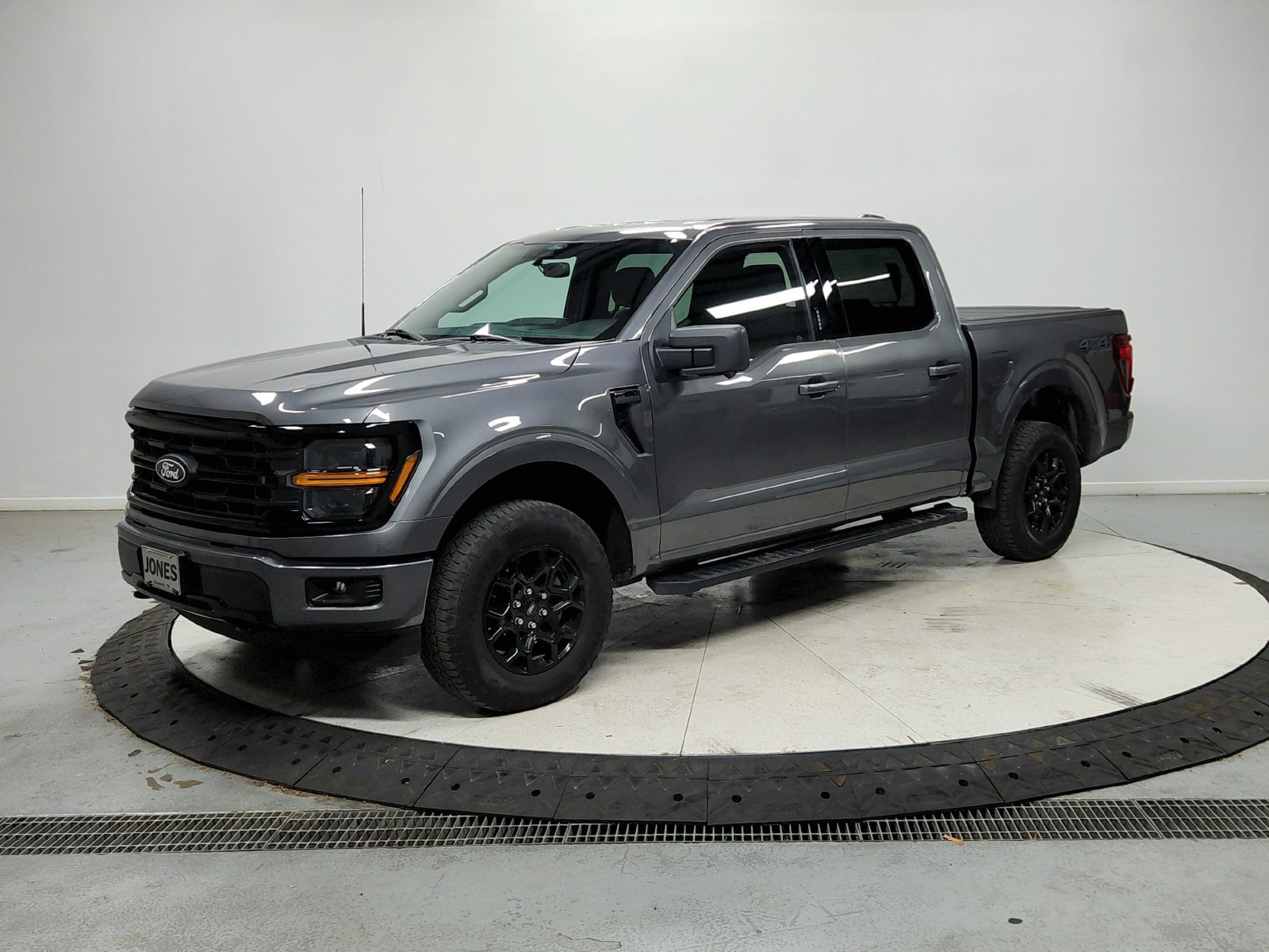 Used 2024 Ford F150 XLT w/ XLT Black Appearance Package AWD/4WD image 4