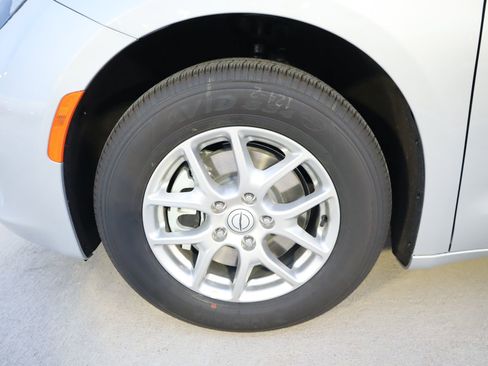 New 2026 Chrysler Voyager LX FWD image 19