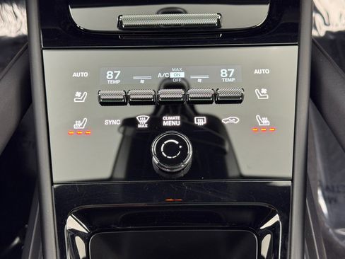 Used 2024 Porsche Cayenne S w/ Premium Package Plus image 32