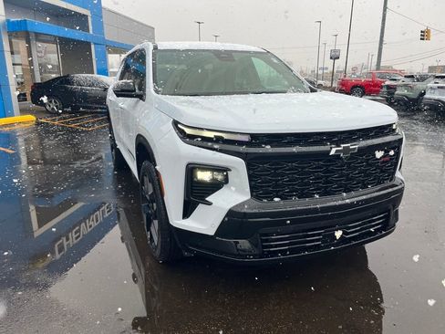 New 2026 Chevrolet Traverse RS w/ LPO, Floor Liner Package image 7