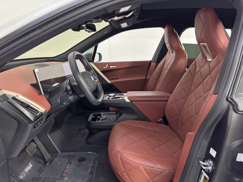 Used 2024 BMW iX xDrive50 w/ Premium Package image 16