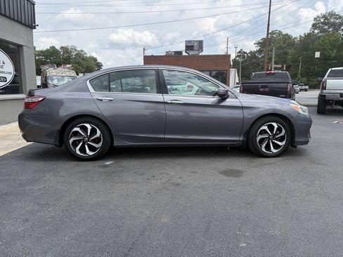 Used 2017 Honda Accord EX-L image 7