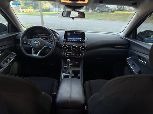 Used 2025 Nissan Sentra SR FWD image 14