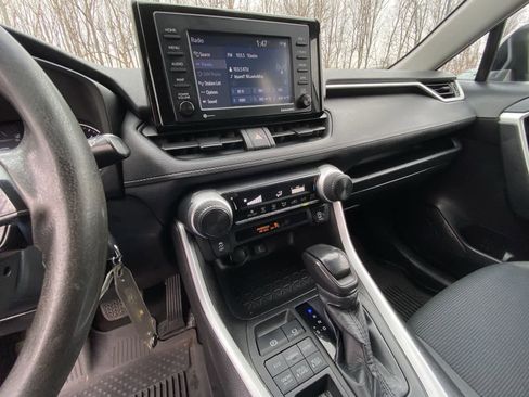 Used 2021 Toyota RAV4 LE image 26