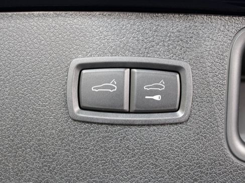 New 2026 Porsche Macan image 18