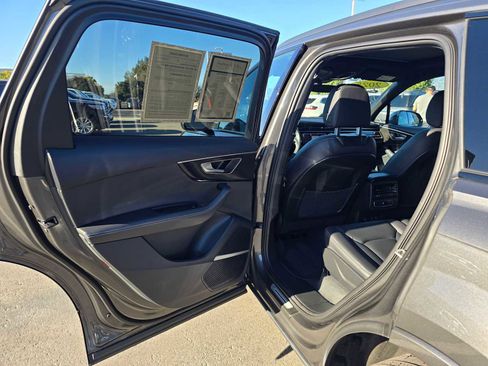 Certified 2025 Audi Q7 2.0T Premium Plus w/ Premium Plus Package image 17