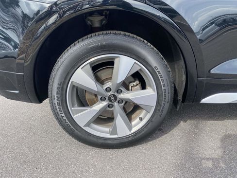 Certified 2023 Audi Q5 2.0T Premium w/ Convenience Package image 9