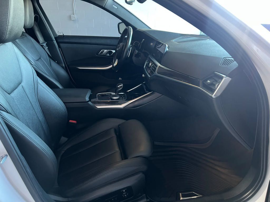 Used 2019 BMW 330i Sedan w/ Convenience Package RWD image 12