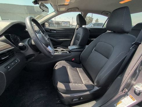Used 2024 Nissan Altima 2.5 SV FWD image 9