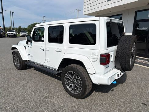 Used 2024 Jeep Wrangler High Altitude AWD/4WD image 5