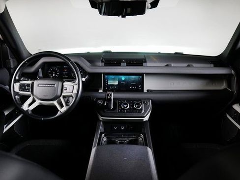 Used 2020 Land Rover Defender 110 SE image 4