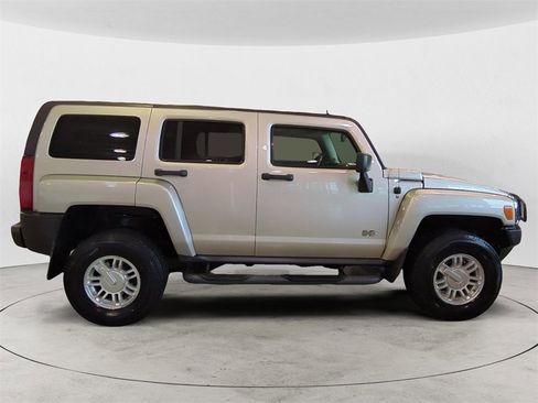 Used 2008 HUMMER H3 image 6