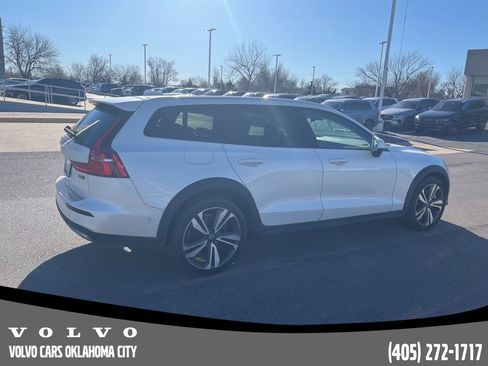Certified 2024 Volvo V60 B5 Cross Country Plus w/ Protection Package Premier image 5