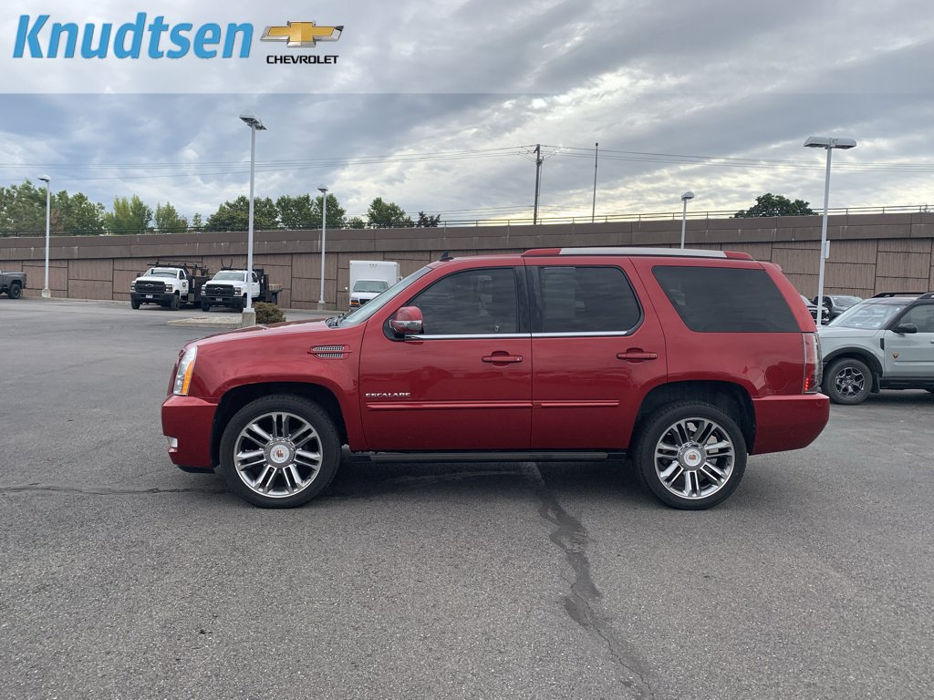 Used 2013 Cadillac Escalade Premium AWD/4WD image 4