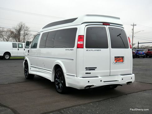 Used 2023 Chevrolet Express 2500 image 14