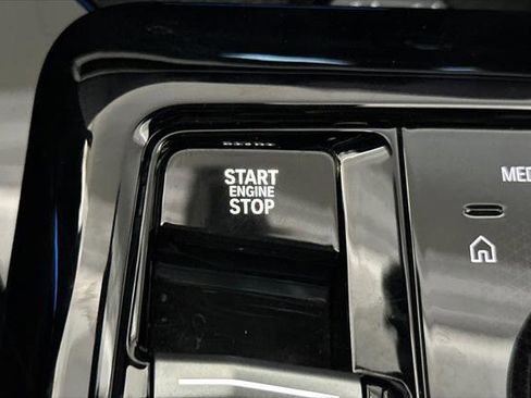 Used 2025 BMW 530i xDrive image 21