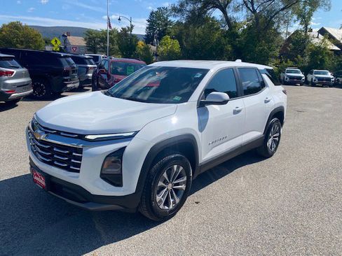 New 2026 Chevrolet Equinox LT w/ Convenience Package II image 3