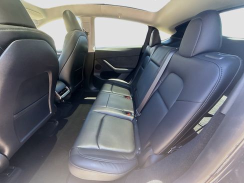 Used 2023 Tesla Model Y 2WD image 24