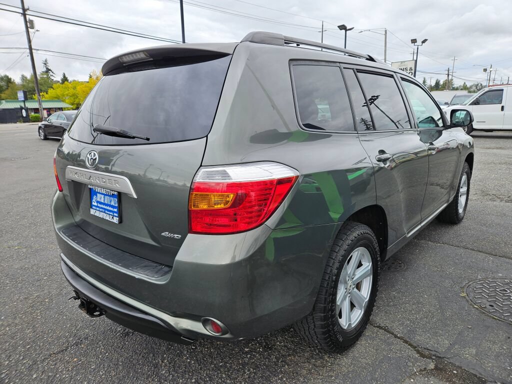 Used 2010 Toyota Highlander 4WD w/ Tow Pkg image 5
