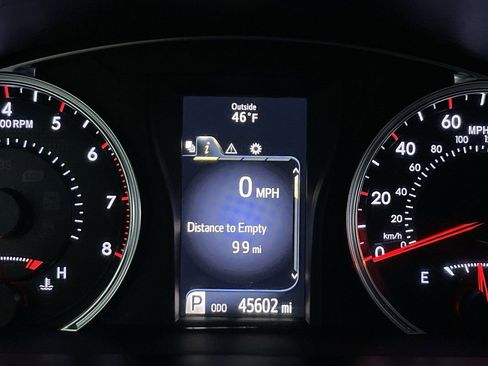 Used 2017 Toyota Camry SE image 19