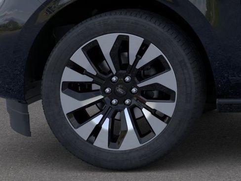 New 2025 Ford Expedition Platinum w/ Driver's Package AWD/4WD image 19
