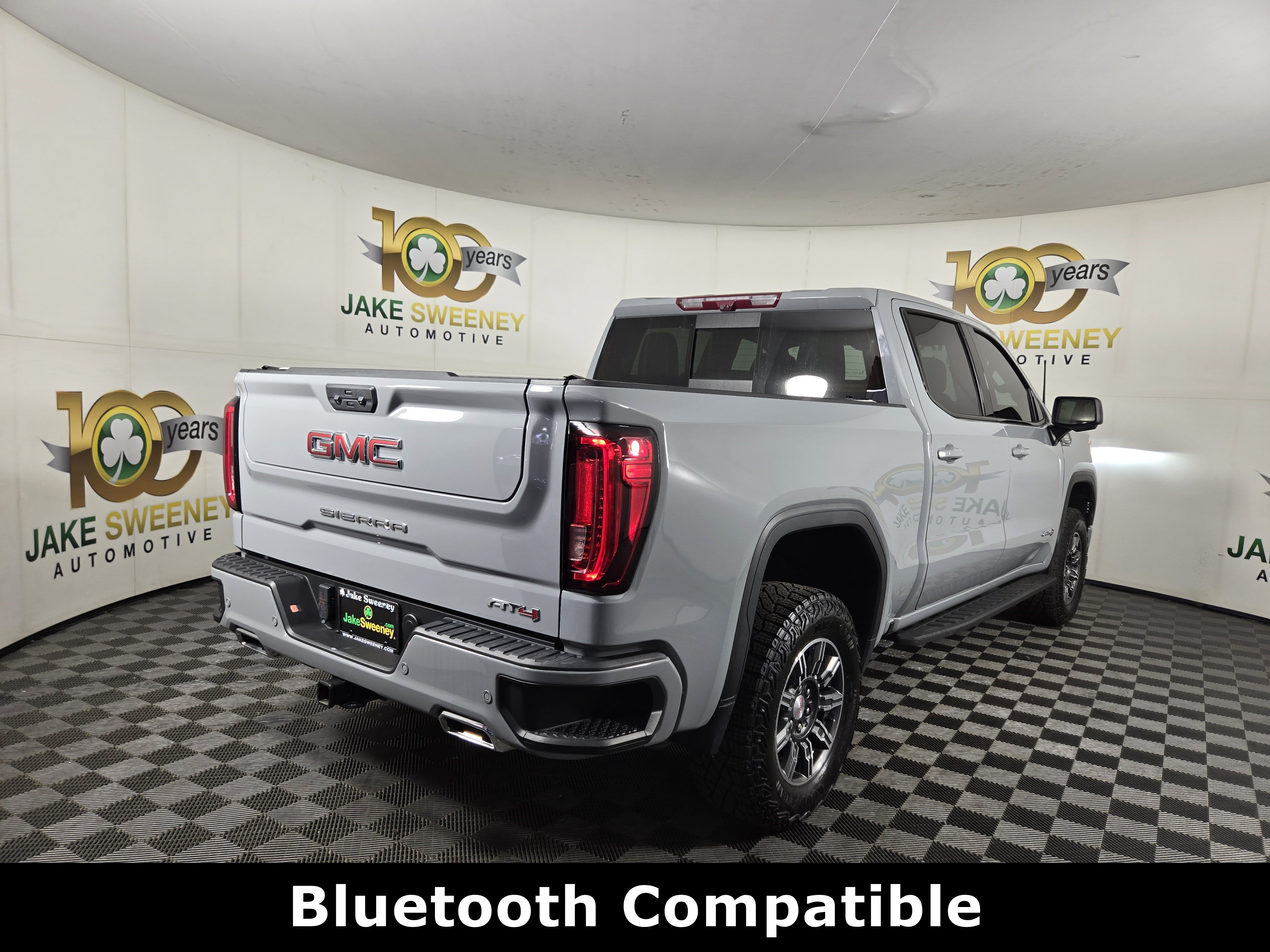 Used 2024 GMC Sierra 1500 AT4 w/ Technology Package AWD/4WD image 9